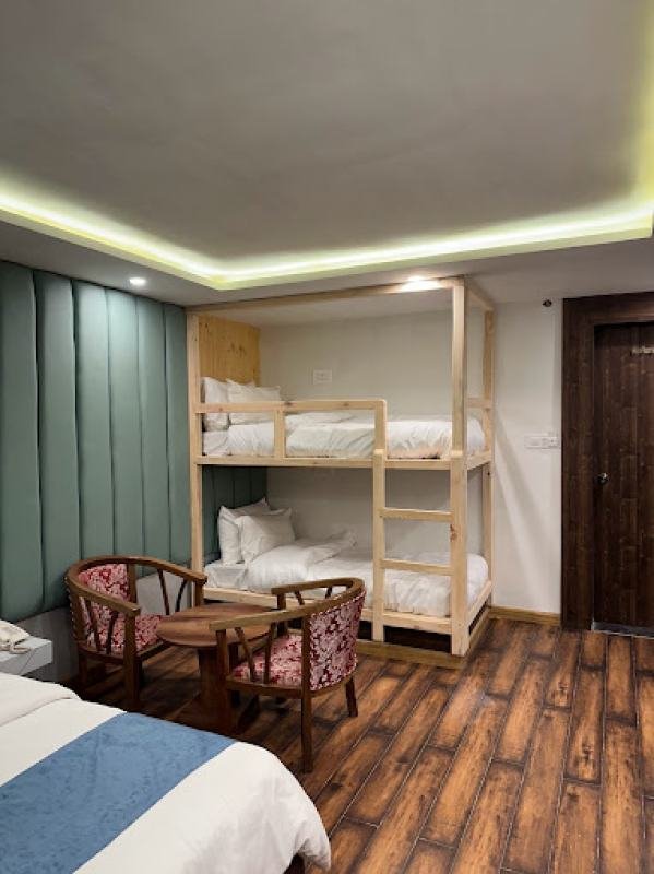 FIFTH SEASON RESORT