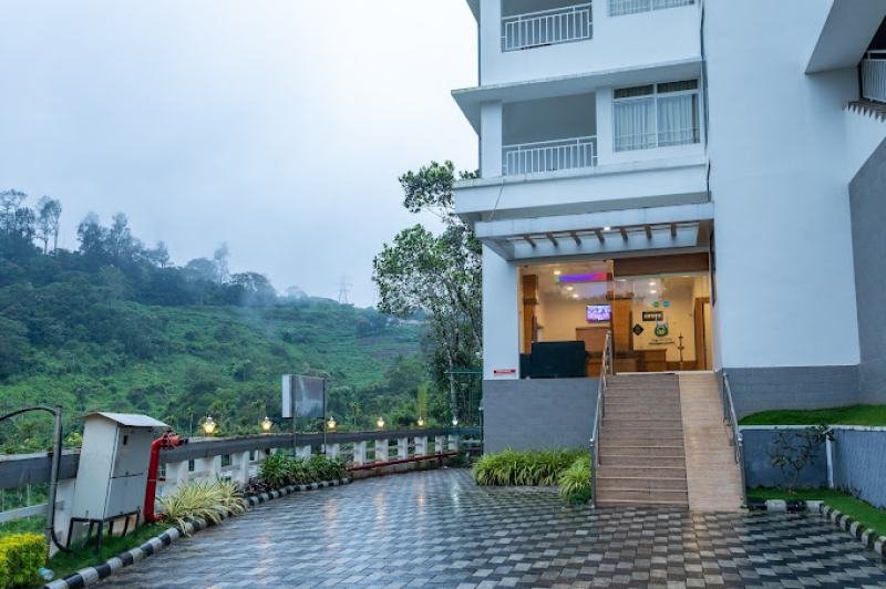 Monsoon Grande