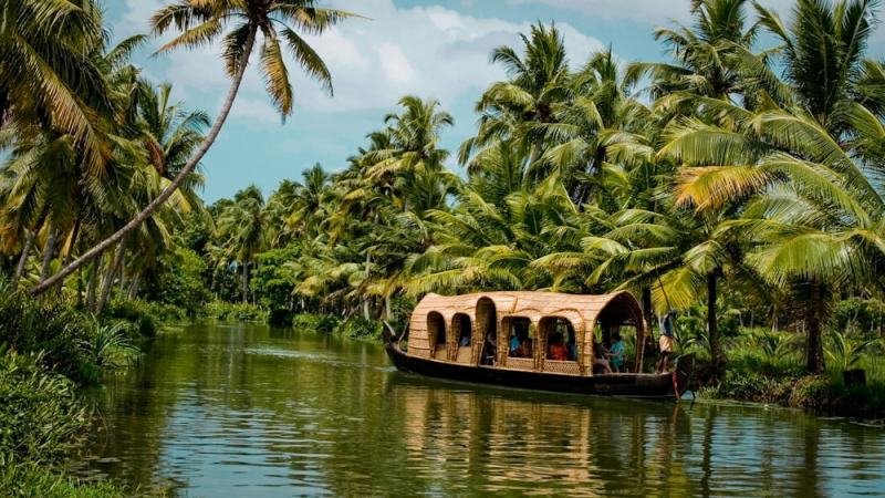 Kerala 5N 6DAYS : God’s Own Country 3  Cochin -Munnar – Thekkady - Kumarakam/ Alleppey